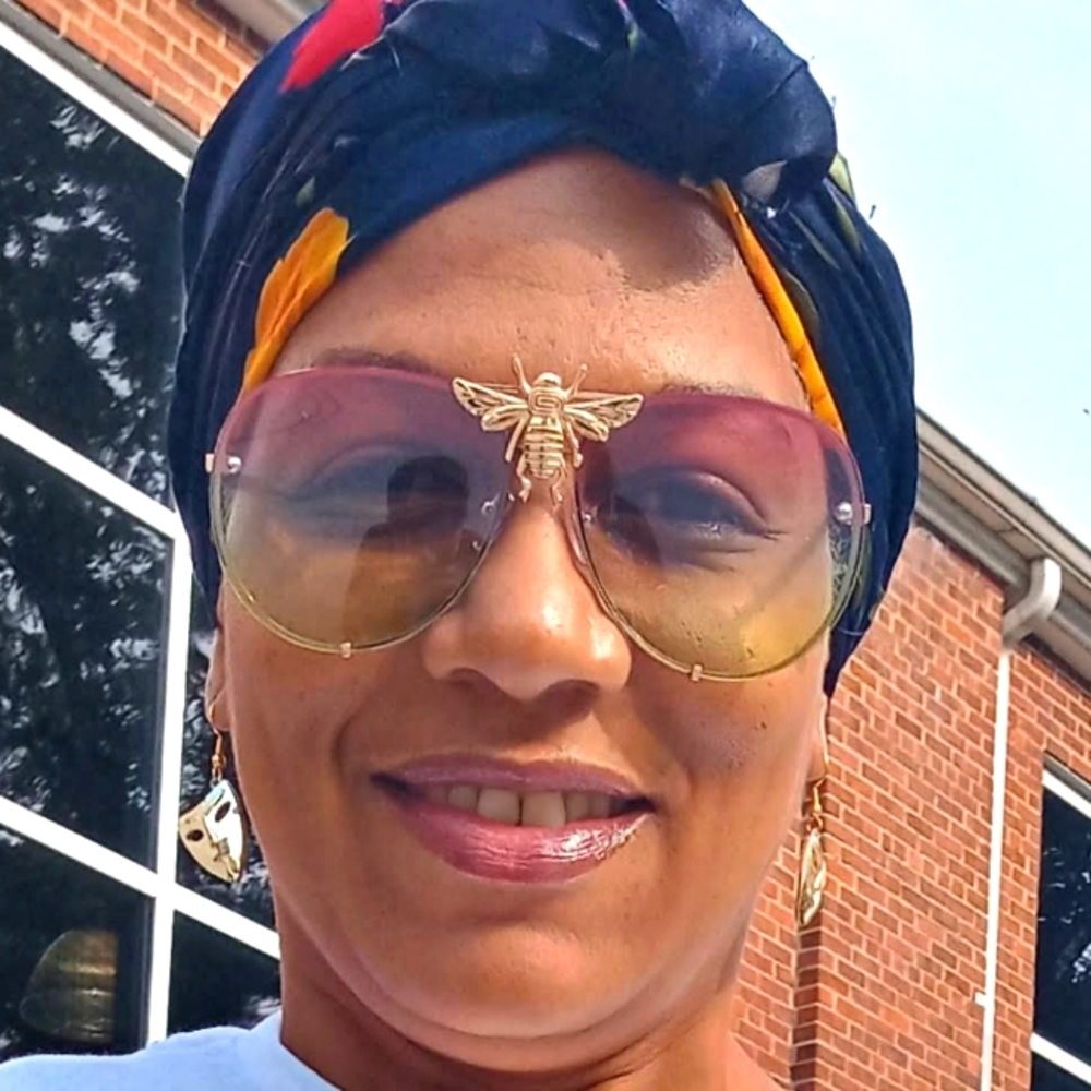 FASHIONABLE SUNGLASSES